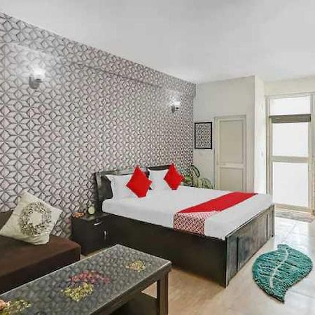Hotel O Krishna Orchid Near Noida Sector 81 Metro Station Екстериор снимка