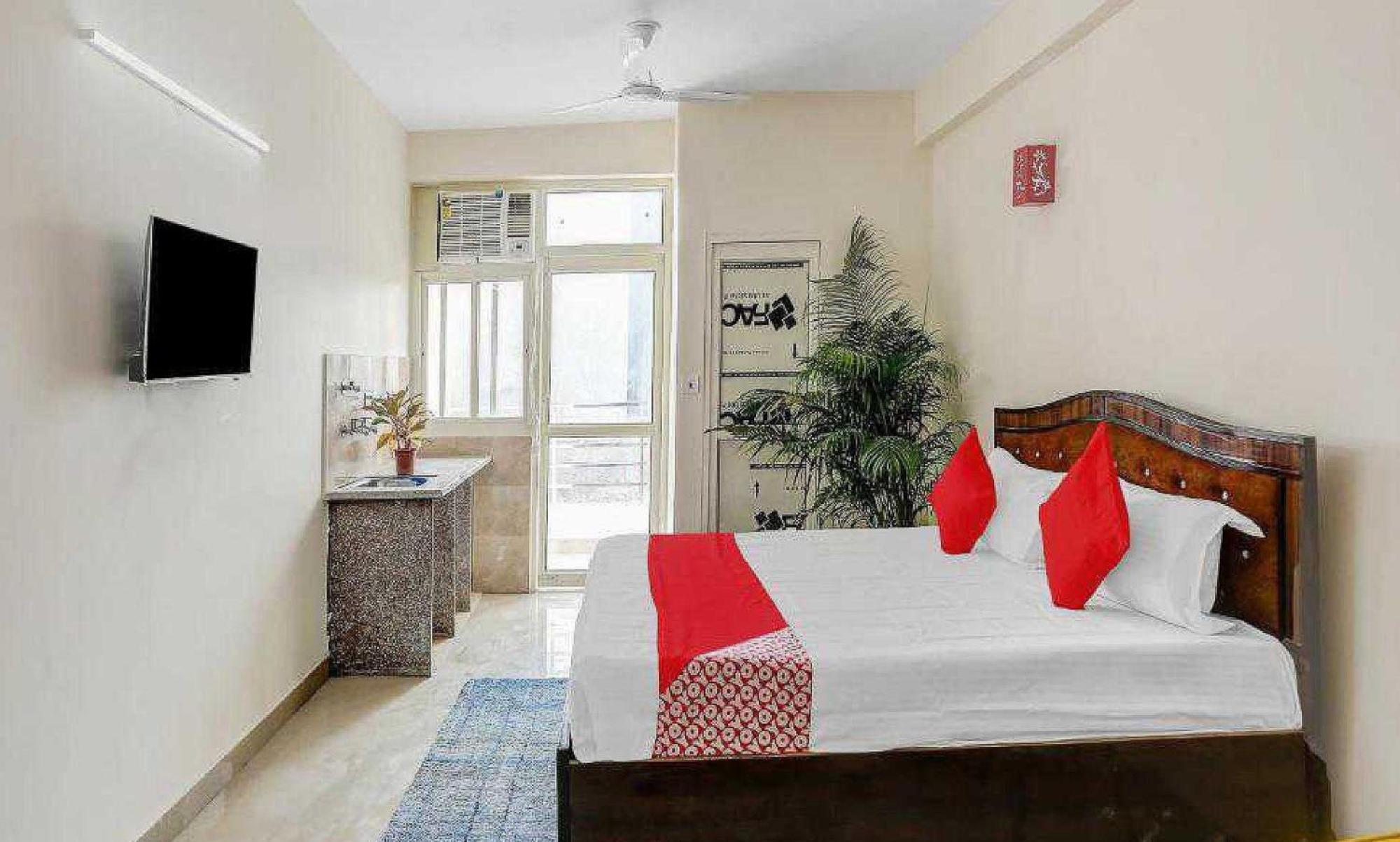 Hotel O Krishna Orchid Near Noida Sector 81 Metro Station Екстериор снимка