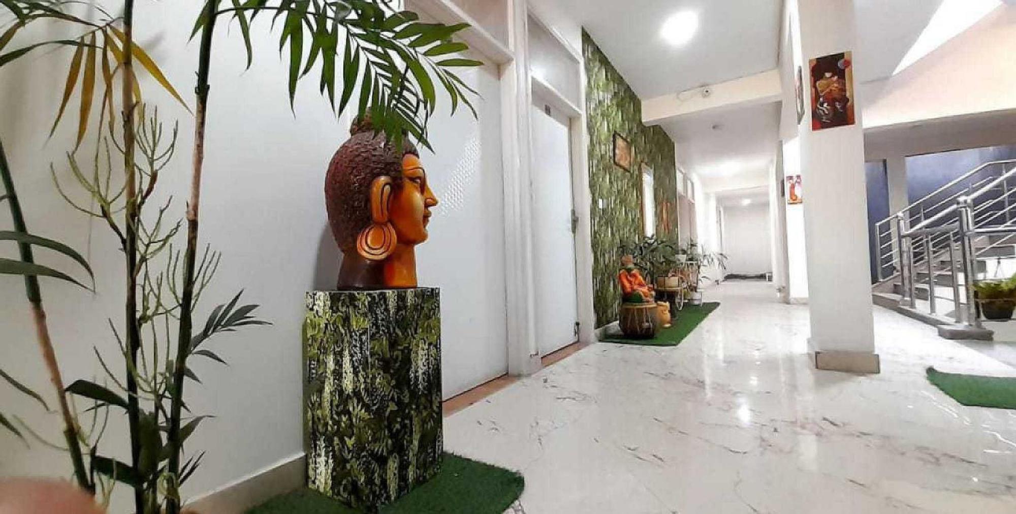 Hotel O Krishna Orchid Near Noida Sector 81 Metro Station Екстериор снимка