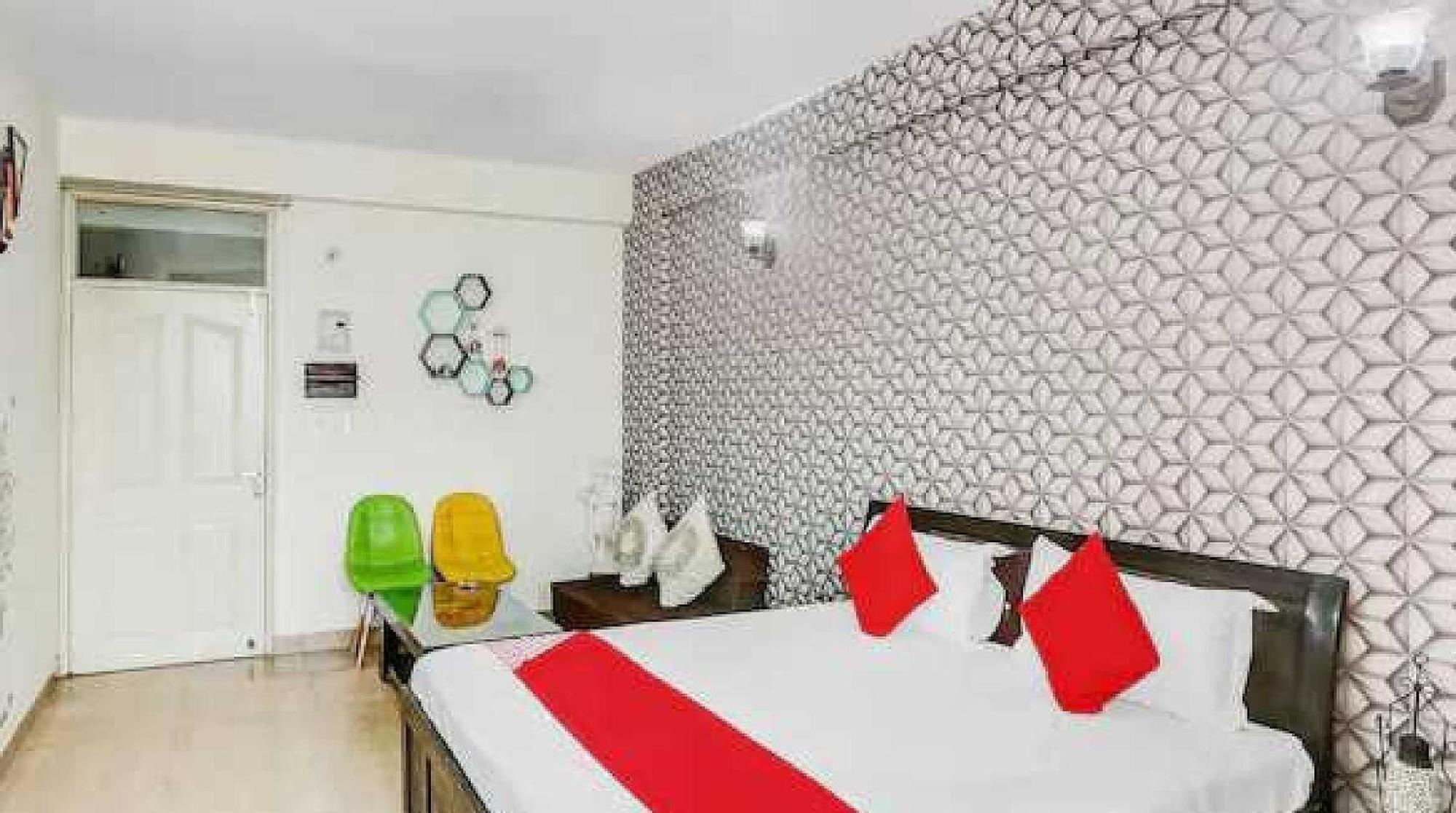 Hotel O Krishna Orchid Near Noida Sector 81 Metro Station Екстериор снимка