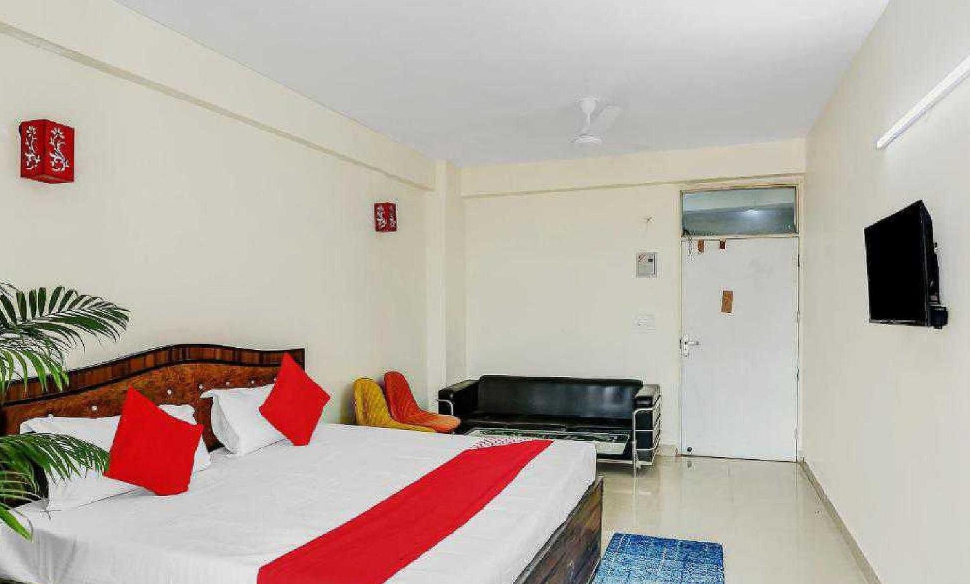 Hotel O Krishna Orchid Near Noida Sector 81 Metro Station Екстериор снимка