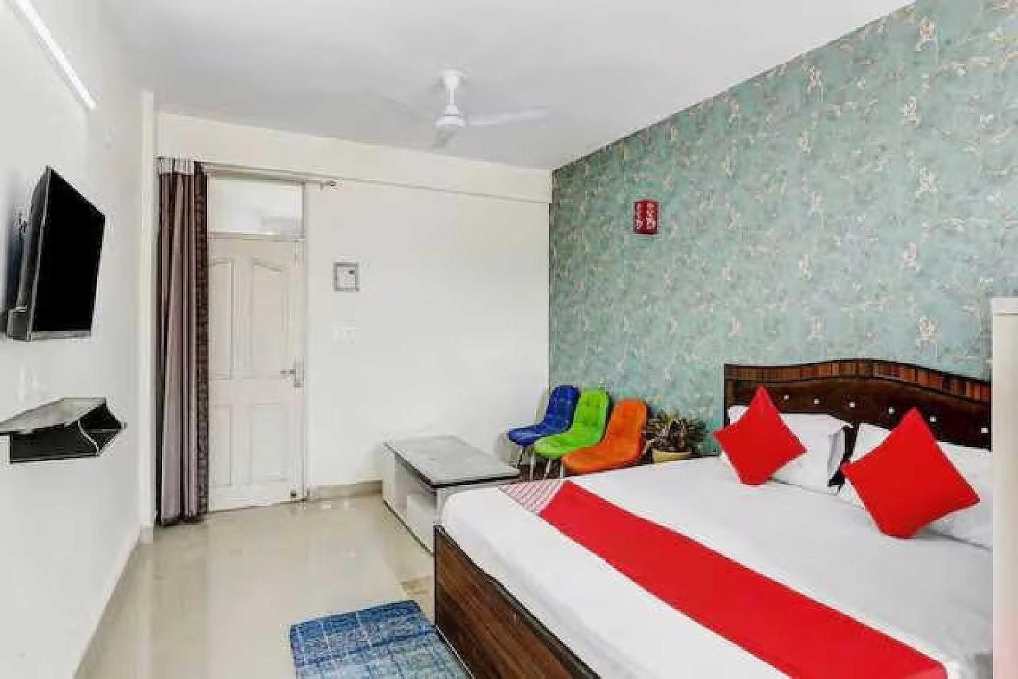 Hotel O Krishna Orchid Near Noida Sector 81 Metro Station Екстериор снимка