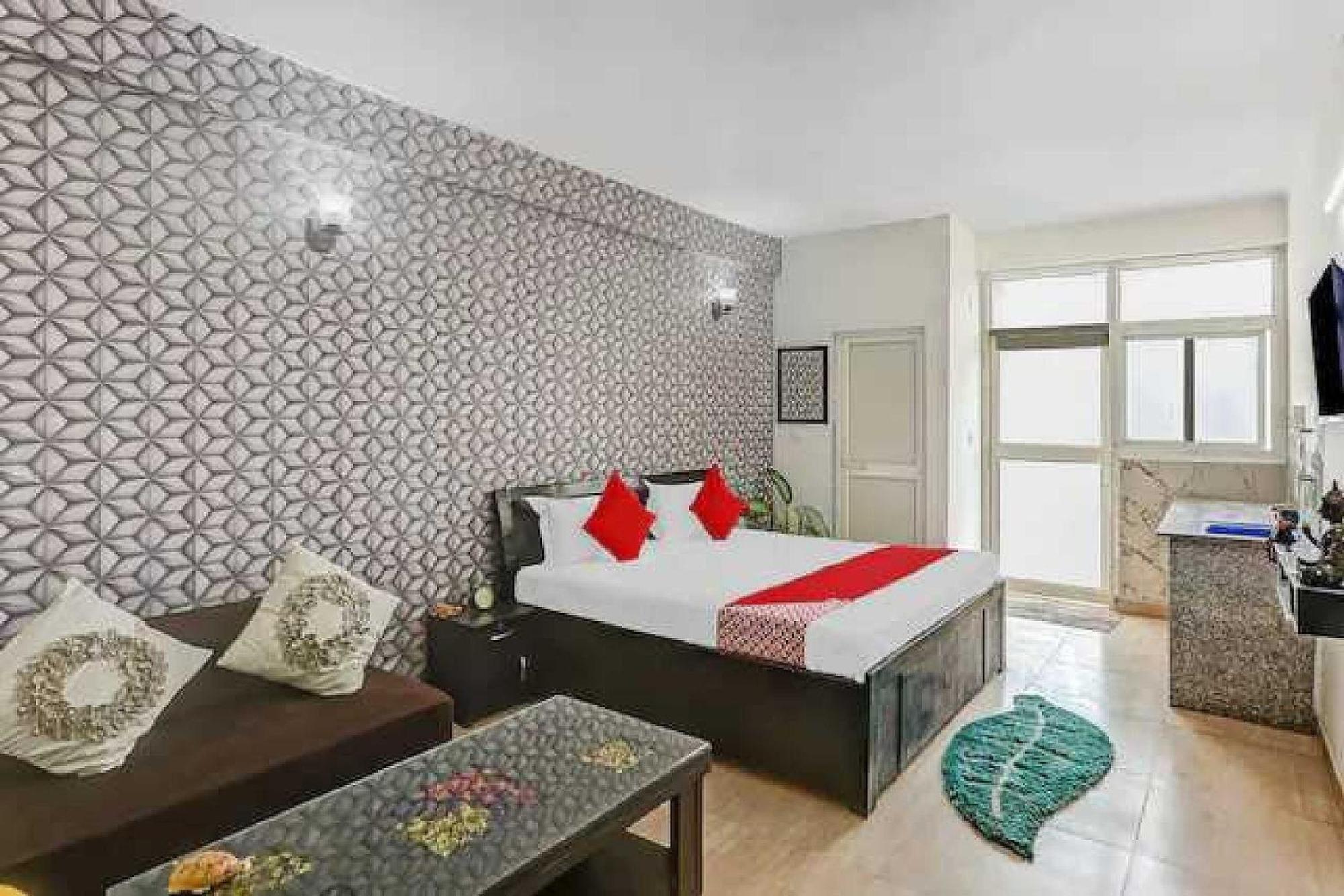 Hotel O Krishna Orchid Near Noida Sector 81 Metro Station Екстериор снимка
