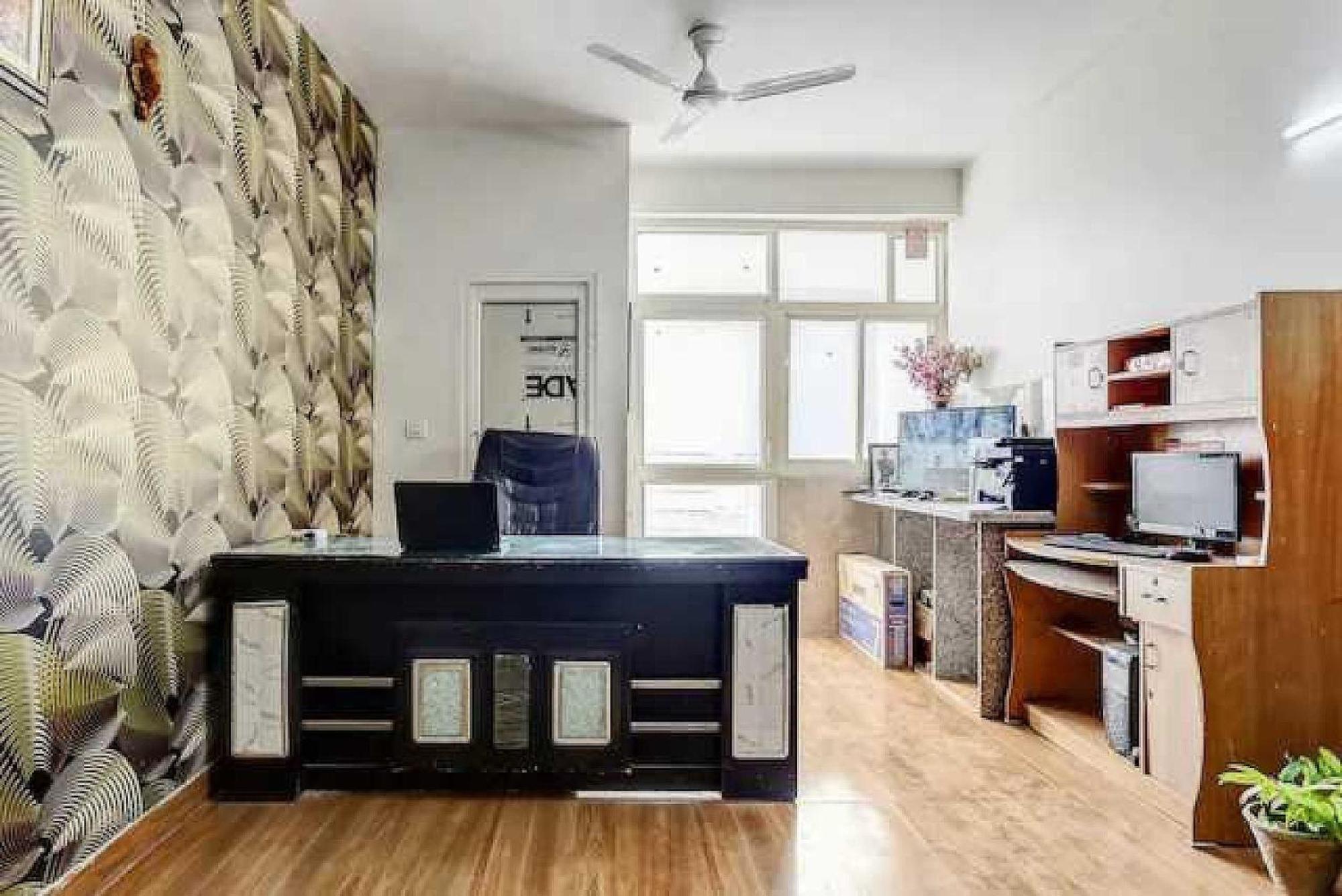Hotel O Krishna Orchid Near Noida Sector 81 Metro Station Екстериор снимка