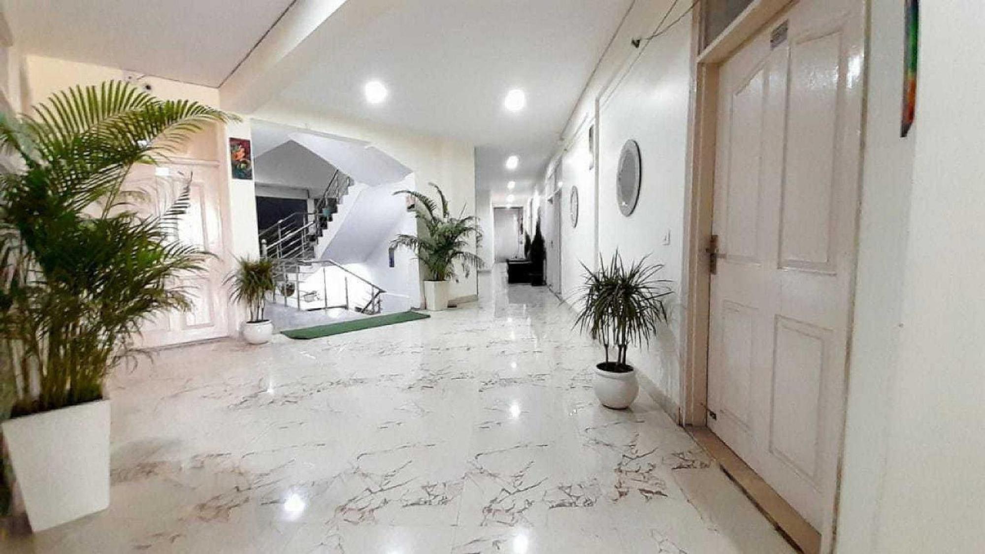 Hotel O Krishna Orchid Near Noida Sector 81 Metro Station Екстериор снимка