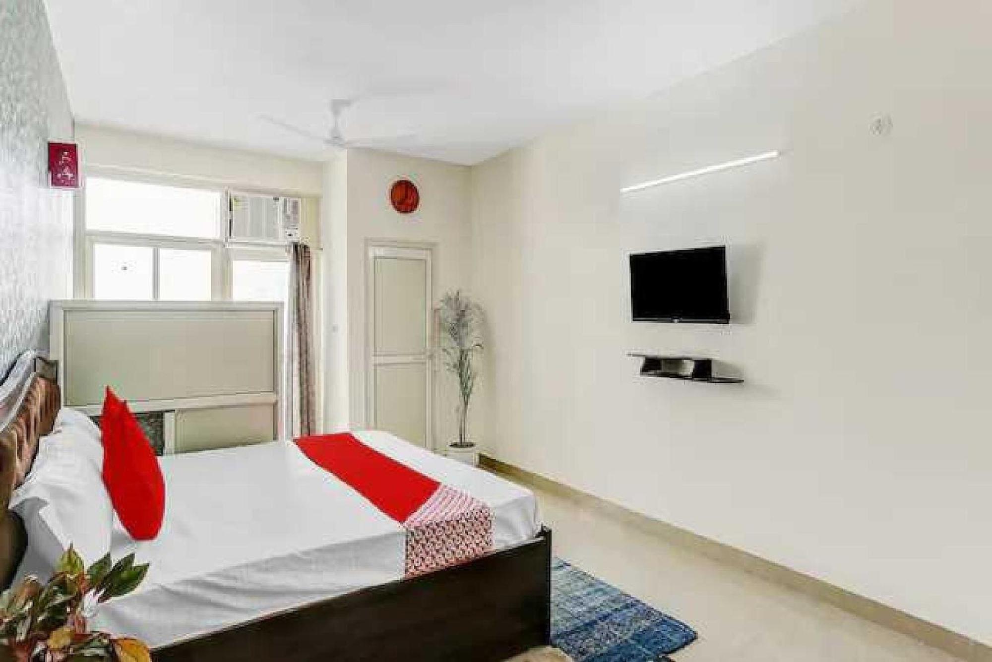 Hotel O Krishna Orchid Near Noida Sector 81 Metro Station Екстериор снимка