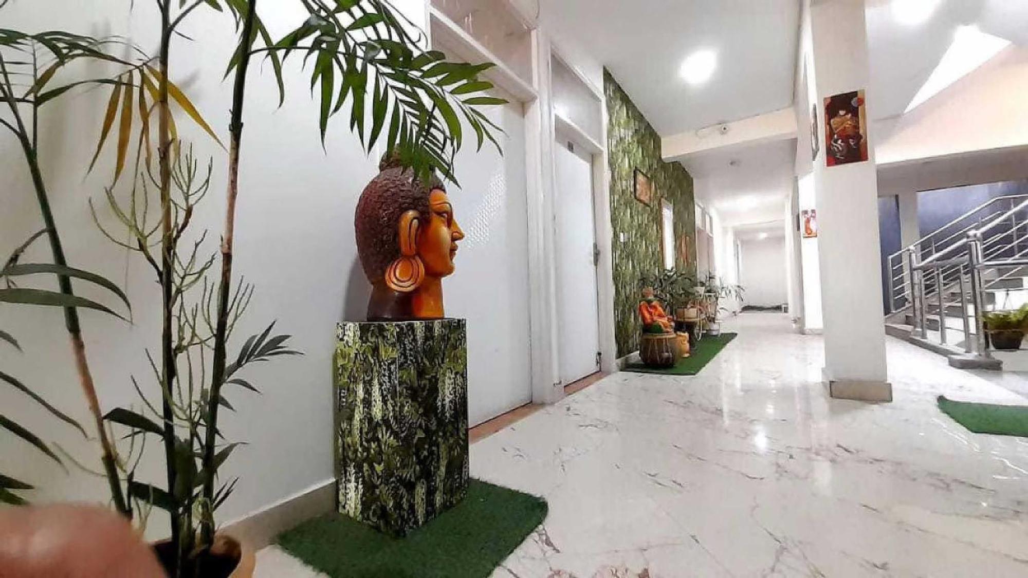 Hotel O Krishna Orchid Near Noida Sector 81 Metro Station Екстериор снимка